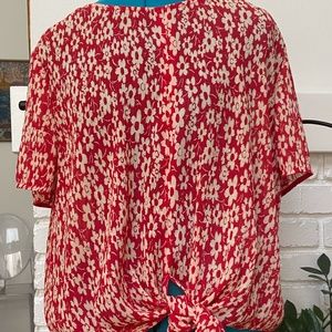 Crinkled Button-Back Tie Tee